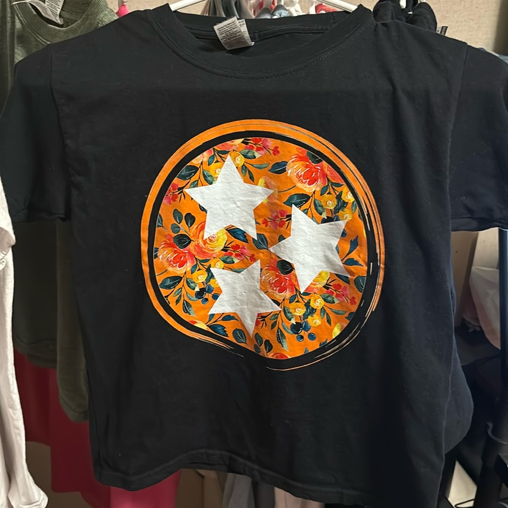 Gildan Youth XS Floral Tennessee Graphic tee